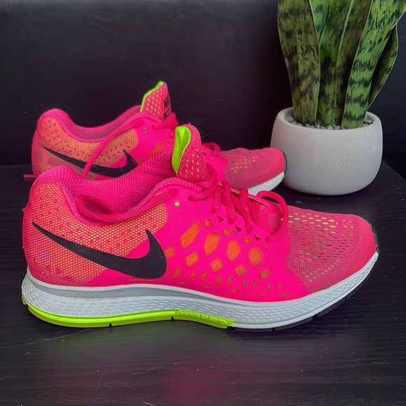 Nike Zoom Pegasus 31 Running Shoes Hot Pink - Picture 1 of 9